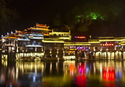 夜游鳳凰古城，感受別樣的古城美